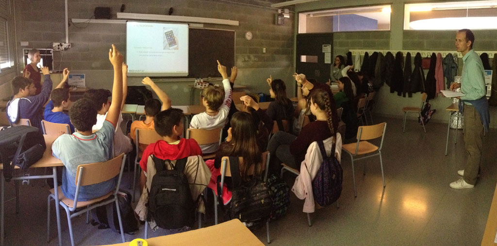 ¿Sabes cómo funciona tu móvil? en el INS FRONT MARÍTIM