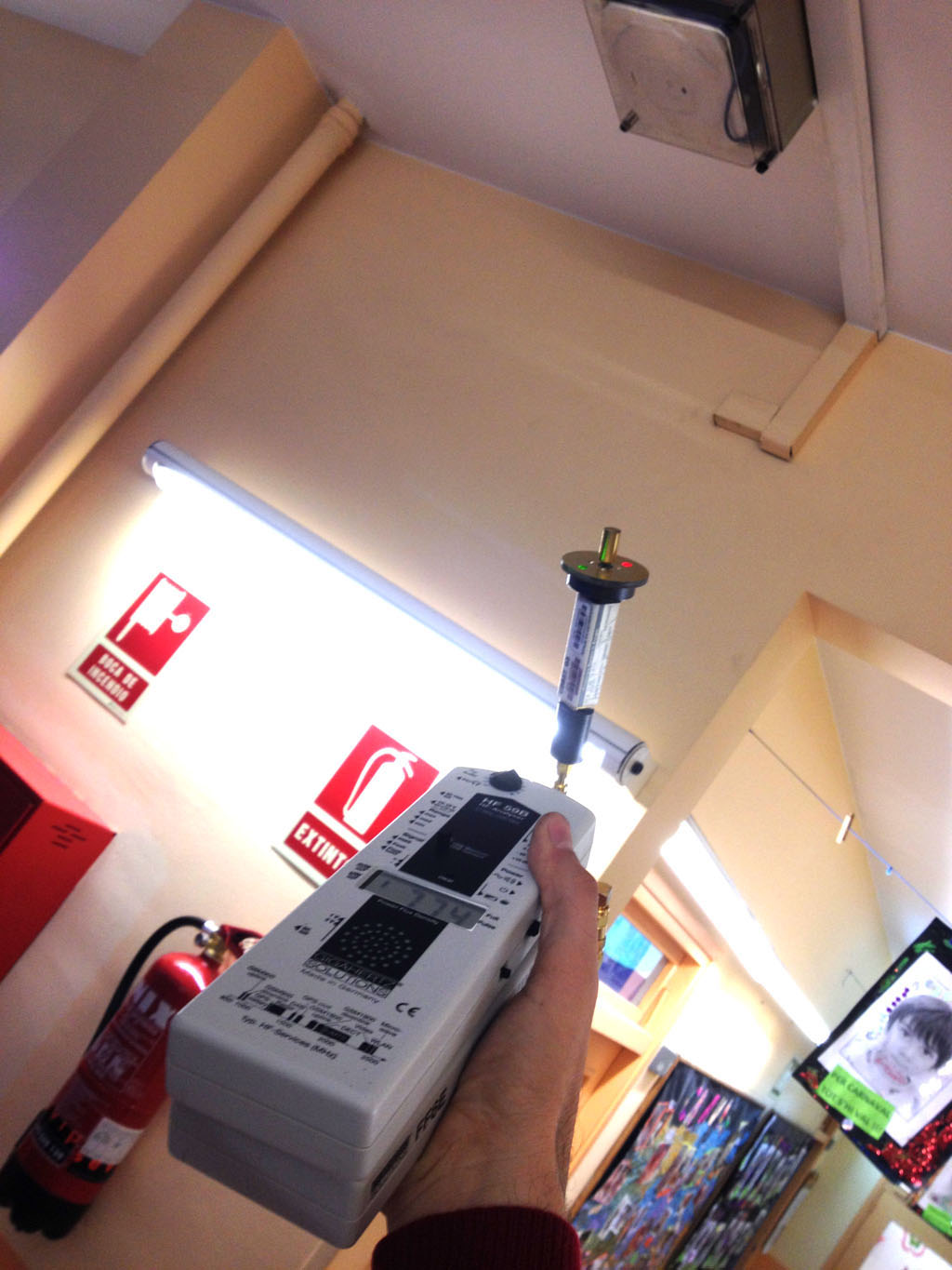 medición de campos y ondas en la ESCOLA DOVELLA