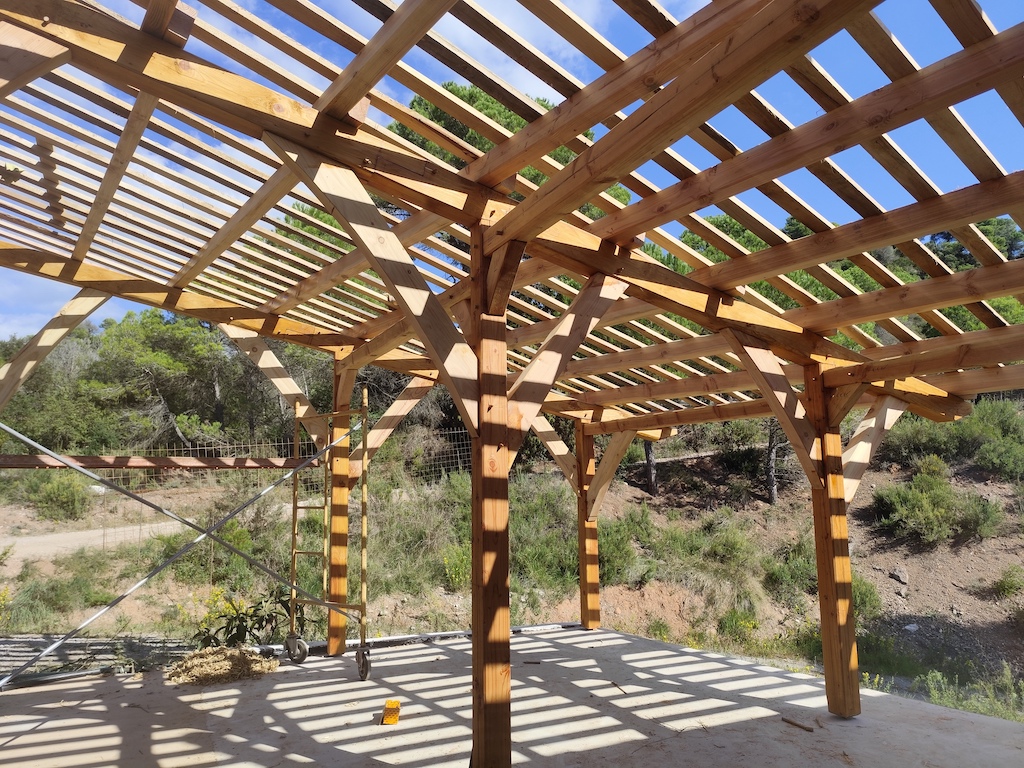 COBERT D’ENTRAMAT DE FUSTA